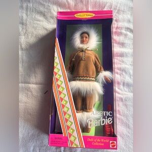 1996 Artic Barbie #16495. Dolls Around The World Collection. NRFB.